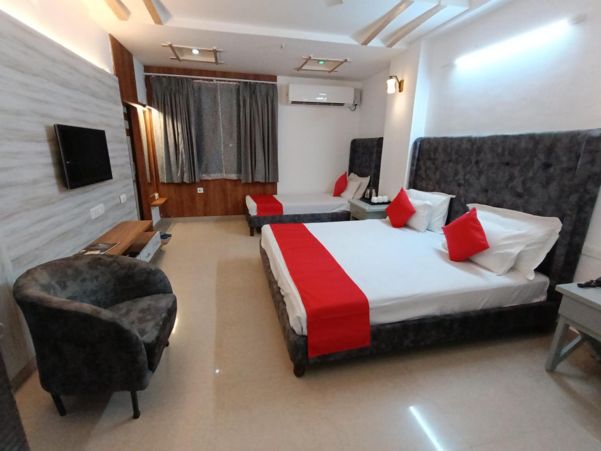 Hotel Omni Plaza Jodhpur  Exterior photo